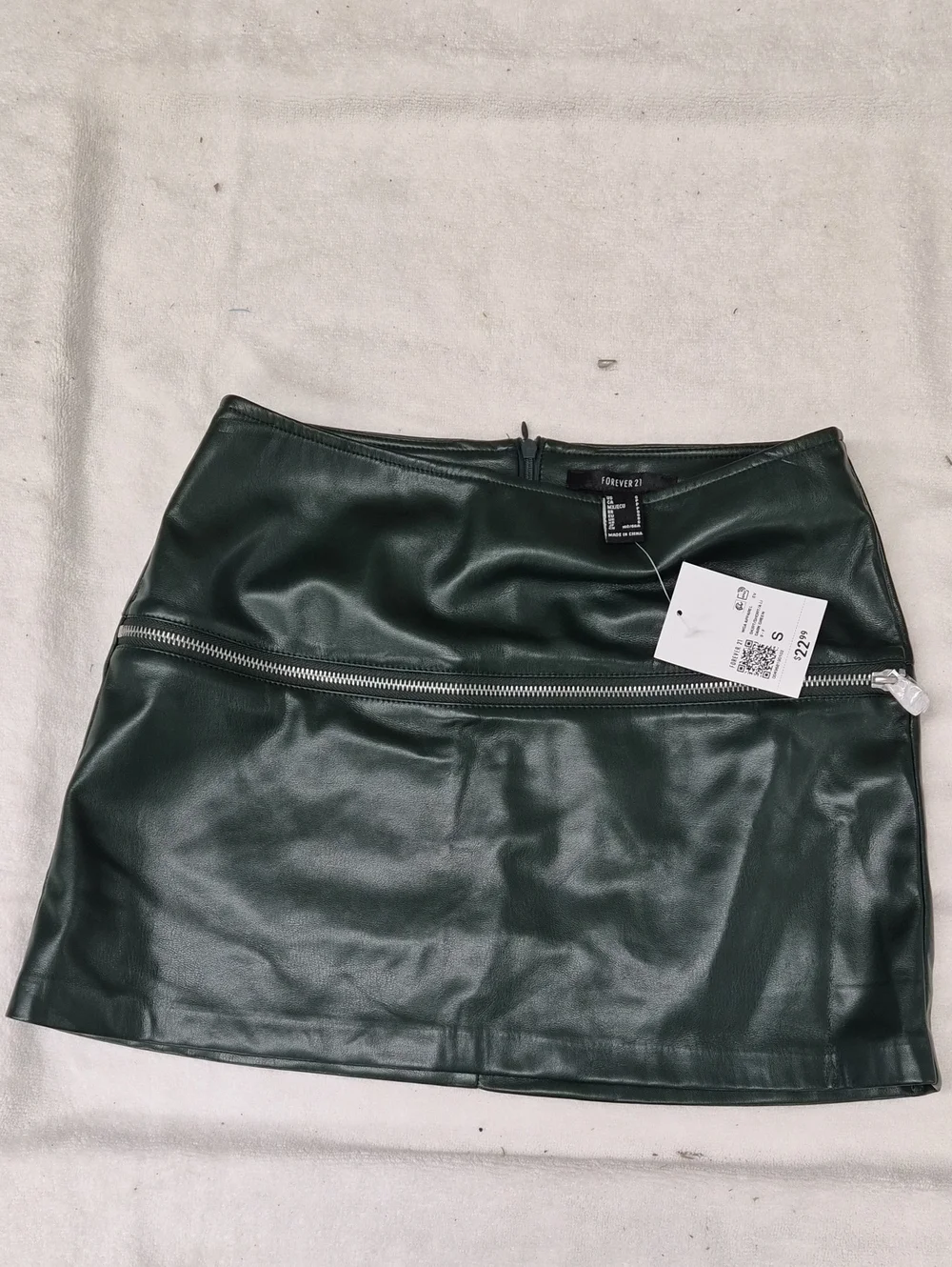 Forever 21 Forest Green Faux Leather Mini Skirt with Silver Zip Size S